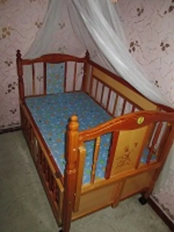 Продам детскую кроватку 4
