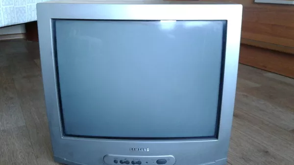 Продам телевизор Samsung Диагональ 62 см.  Не бывший в употреблении.