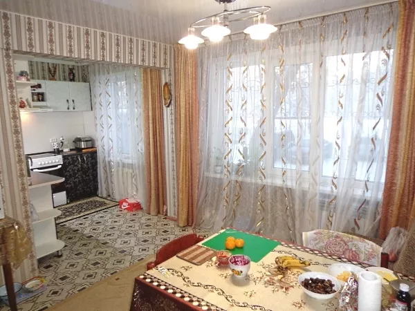 Продам трех комнатную квартиру по улице Добролюбова 2
