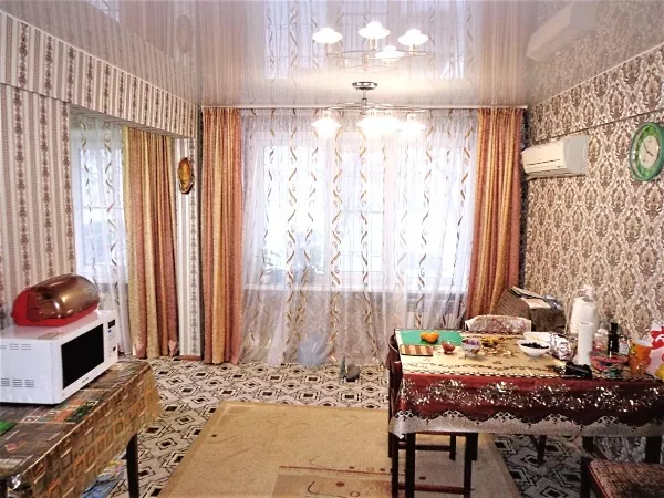Продам трех комнатную квартиру по улице Добролюбова 7