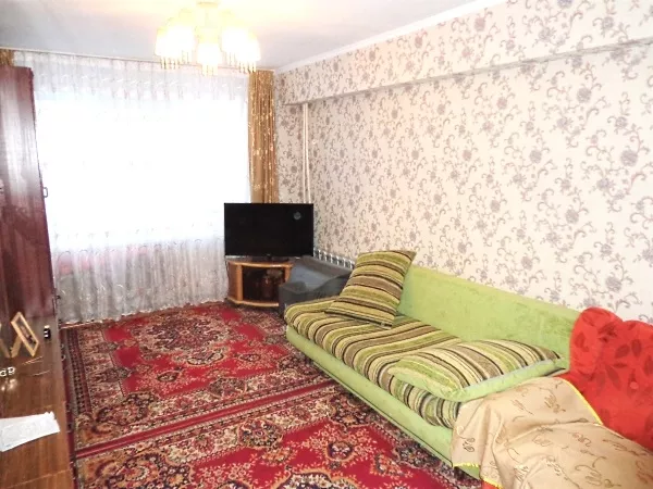 Продам трех комнатную квартиру по улице Добролюбова 14